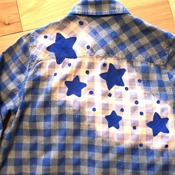 Upcycled Bleached Flannel Shirt, Women’s Size Small: Blue Plaid Stars Western - Picture 3 of 9
